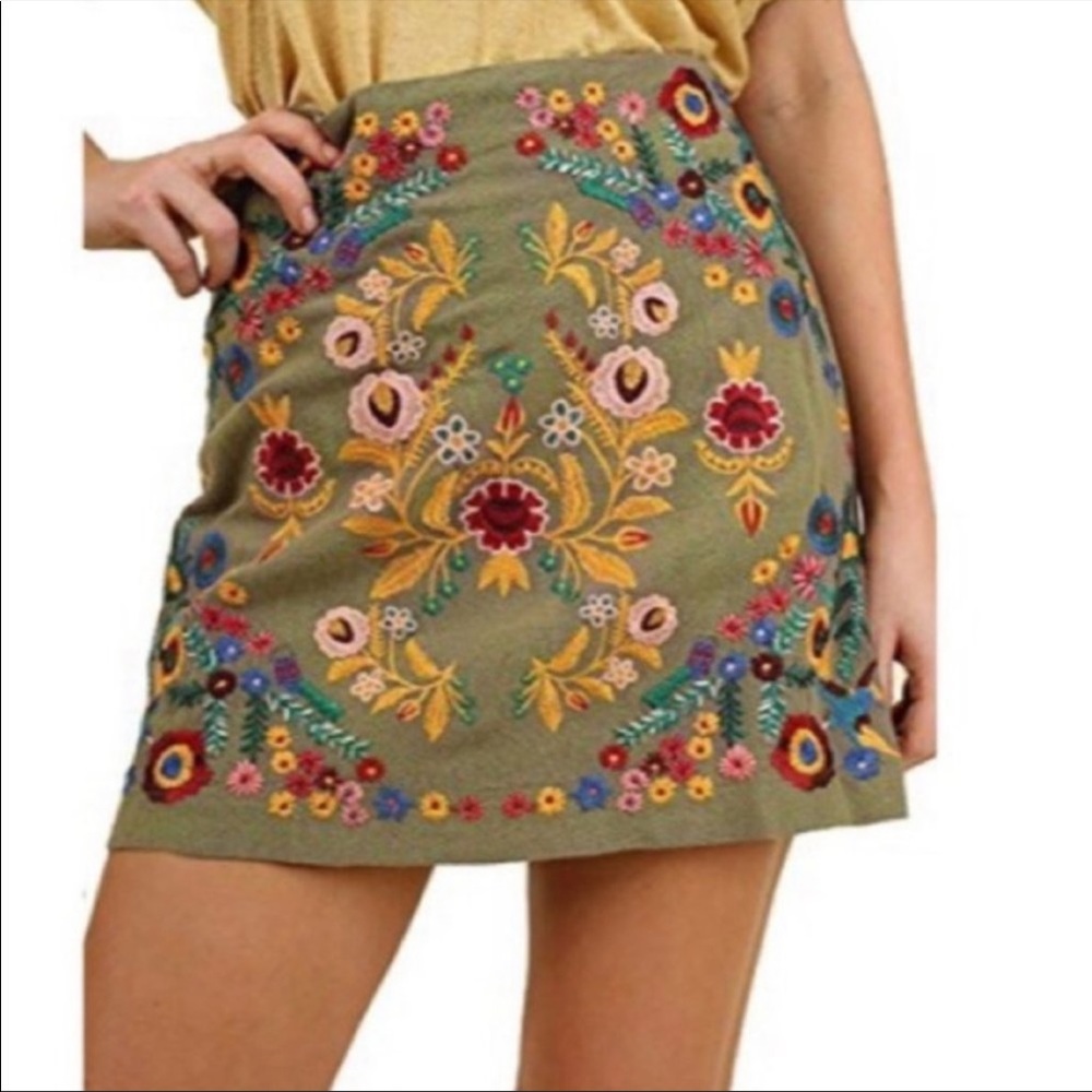 Umgee Olive Green Floral Embroidered Folk Boho Mini Skirt size Small